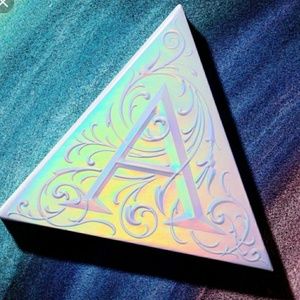Kat Von D Alchemy palette holographic